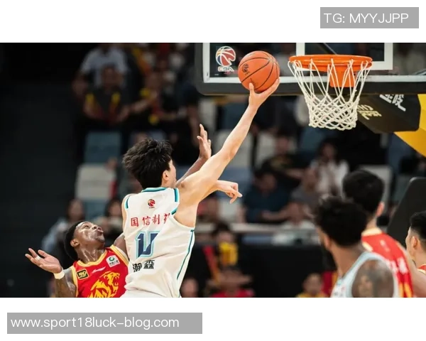 拓媒建议球队创新策略助力杨瀚森与库克提升三分球命中率 拓媒建议球队创新策略助力杨瀚森与库克提升三分球命中率