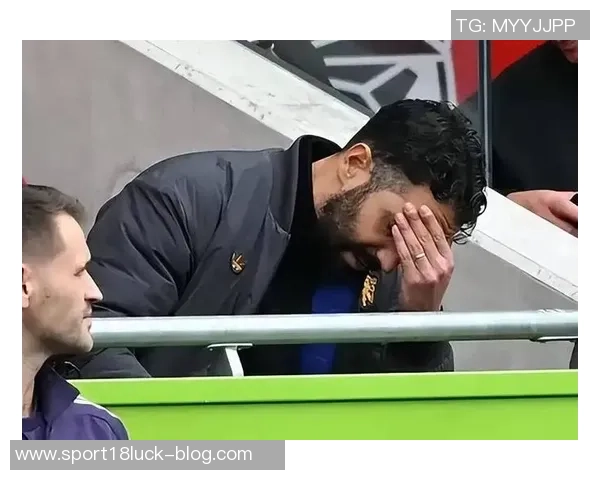 曼联球迷热议阿莫林连胜35场卡里克仅需两场表现引发讨论 曼联球迷热议阿莫林连胜35场卡里克仅需两场表现引发讨论